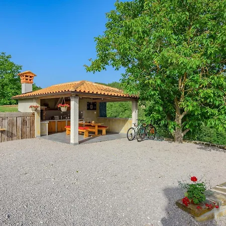 Apartamento Stunning In With Kitchen *